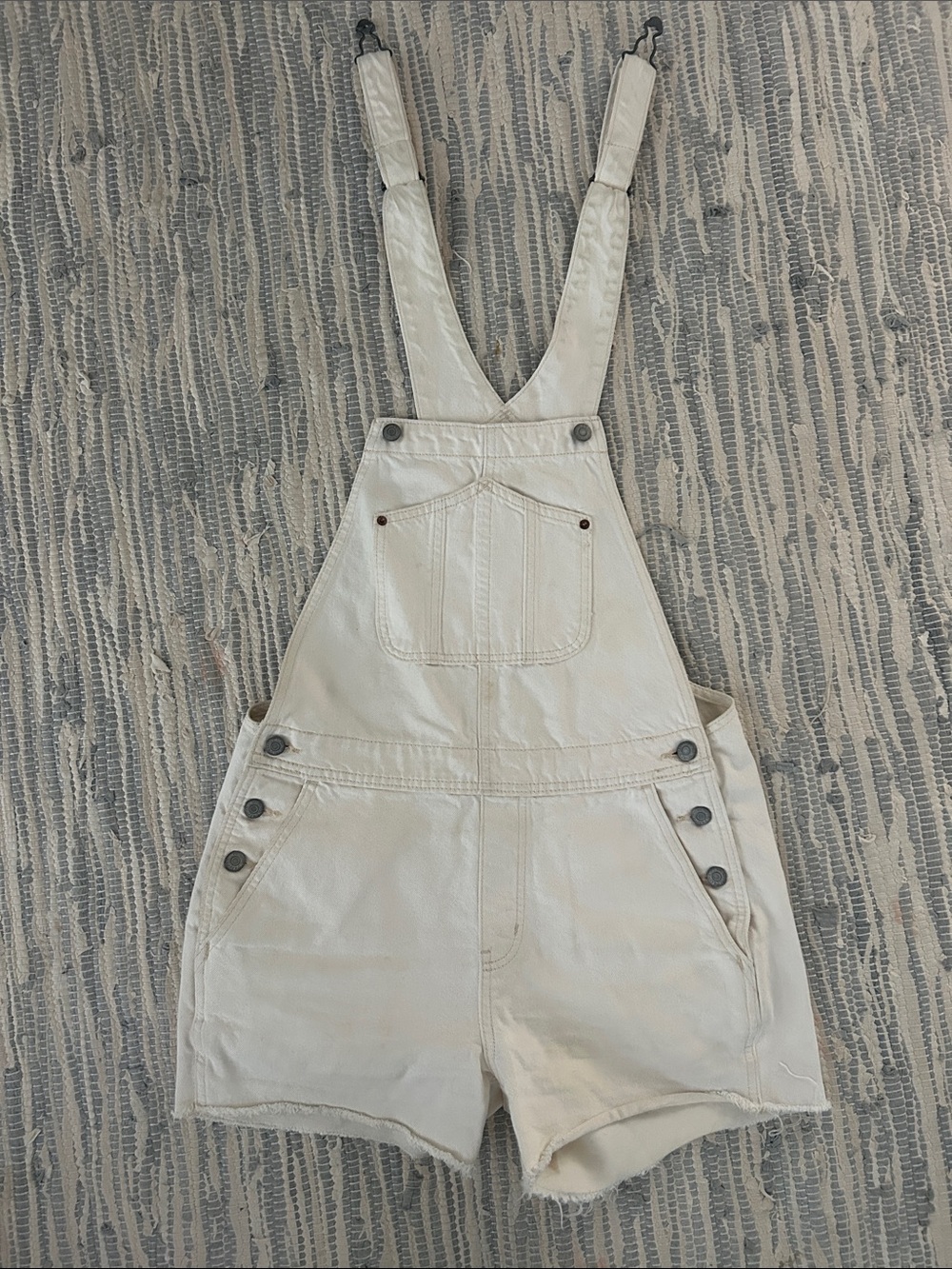 Old Navy Women’s Cream Denim Short Overalls